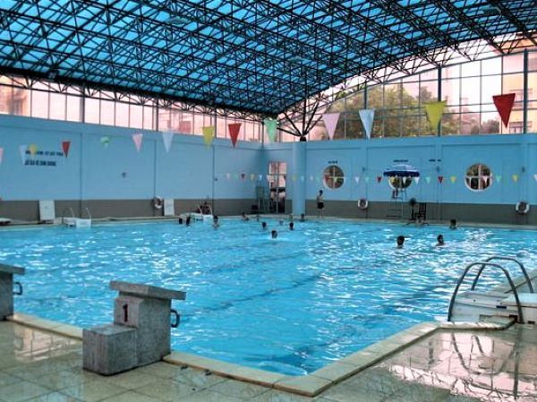 Bể bơi Học viện Tài Chính là điểm đến không thể bỏ qua cho những ai yêu thích bơi lội vào dịp hè này