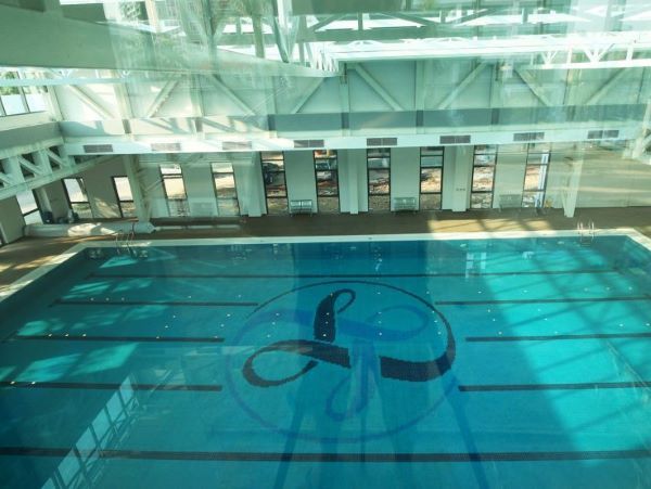 Dịch vụ học bơi tại bể bơi khách sạn La Thành nổi tiếng là những chương trình dạy bơi chuyên nghiệp, chất lượng
