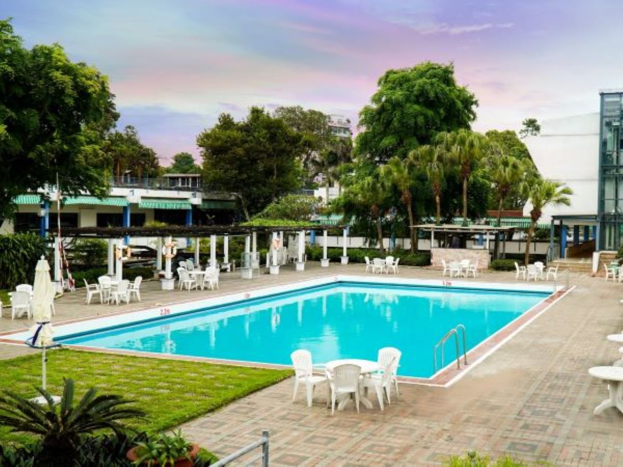 Trải nghiệm bể bơi khách sạn Thắng Lợi view đẹp, dịch vụ hấp dẫn