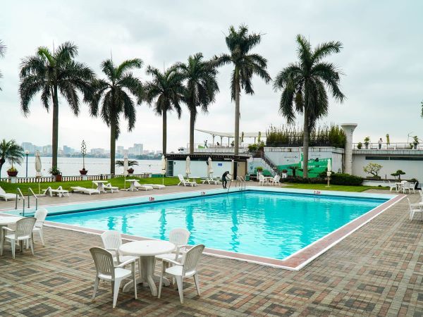 Bể bơi khách sạn Thắng Lợi là địa điểm sở hữu kiến trúc độc đáo, đẹp nhất thủ đô